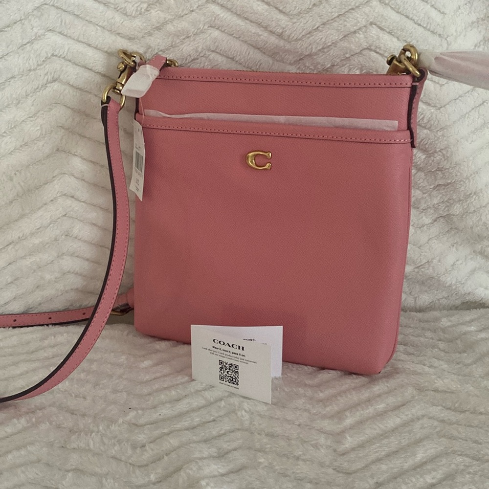 New COACH Bubblegum Pink Crossbody Bag ♠️🌸♠️🌸♠️🌸